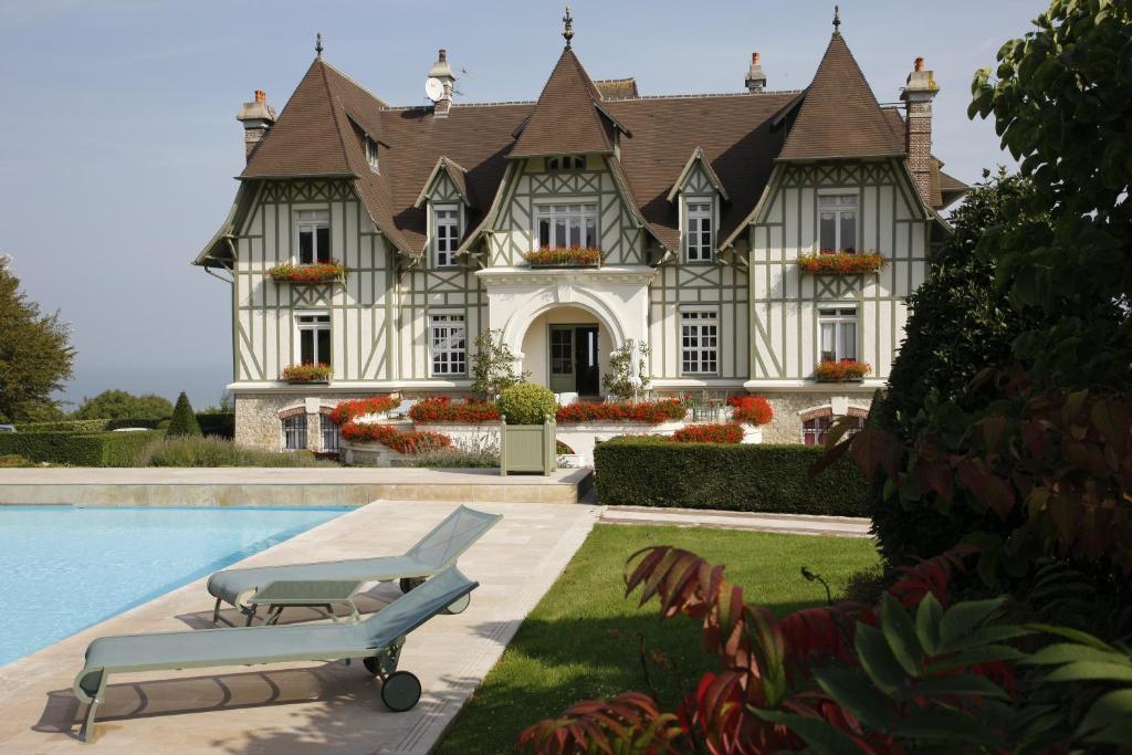 Manoir De Benerville *